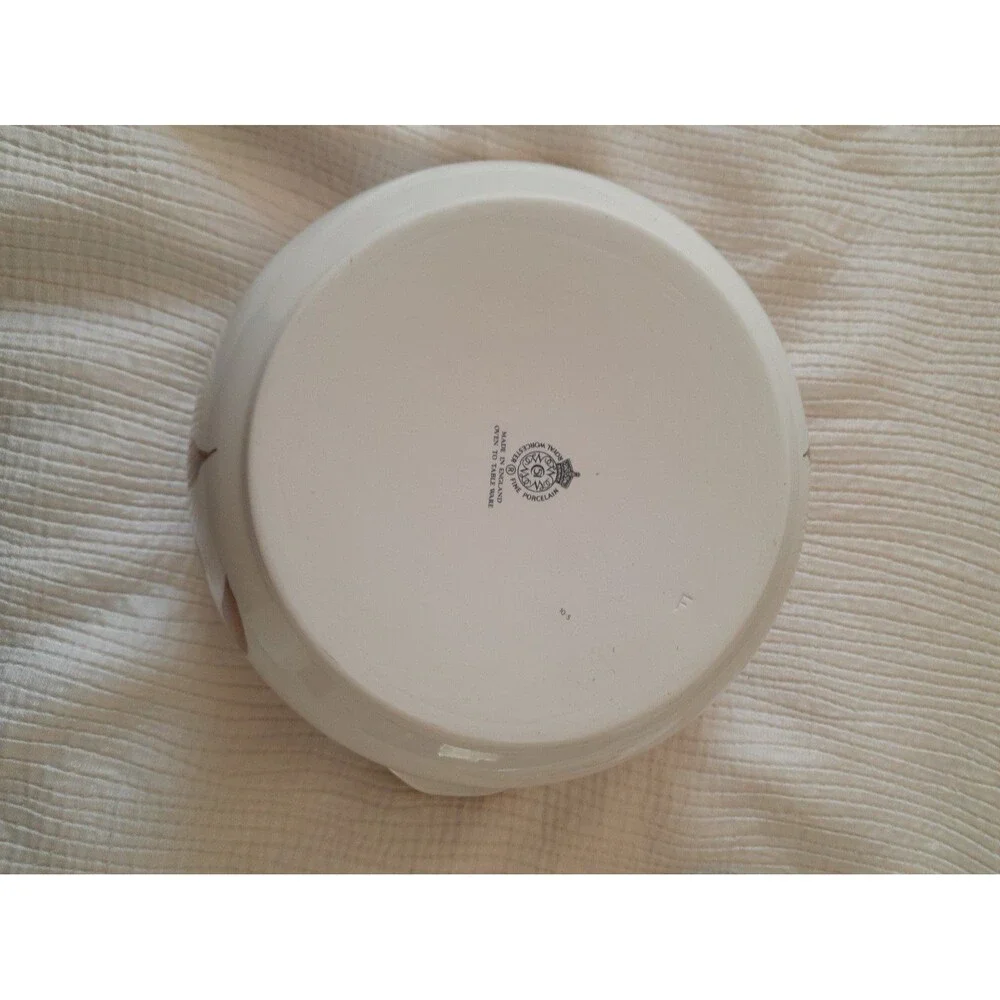 Royal Worcester round casserole with lid